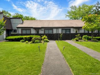 54 Strathmore Gate Drive, Stony Brook, NY 11790