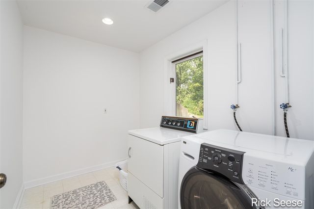 13535 Forest River Drive, Lowell, MI 49331