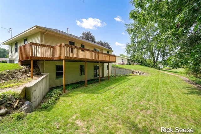 13535 Forest River Drive, Lowell, MI 49331