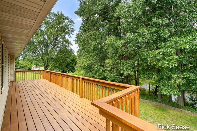 13535 Forest River Drive, Lowell, MI 49331
