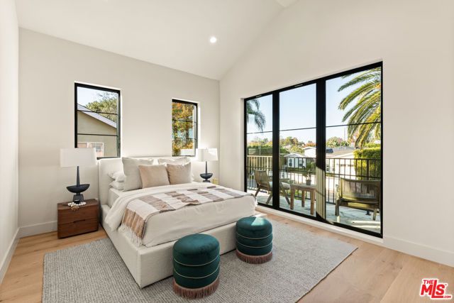 11746 La Maida Street, Valley Village, CA 91607