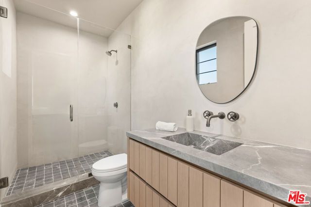 11746 La Maida Street, Valley Village, CA 91607