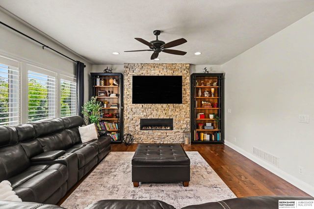 1897 Blue Sage Parkway, Elkhorn, NE 68022