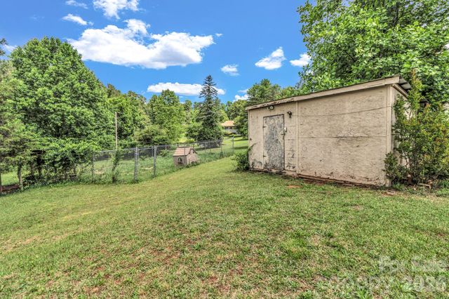 12 Green Cove Lane, Alexander, NC 28701