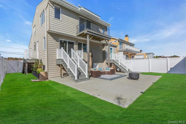 26 Namkee Lane, Blue Point, NY 11715