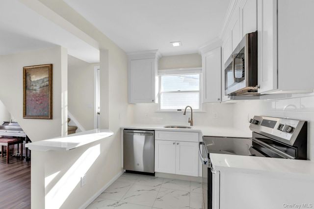 26 Namkee Lane, Blue Point, NY 11715