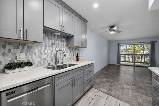 4444 W Point Loma Boulevard 28, San Diego, CA 92107