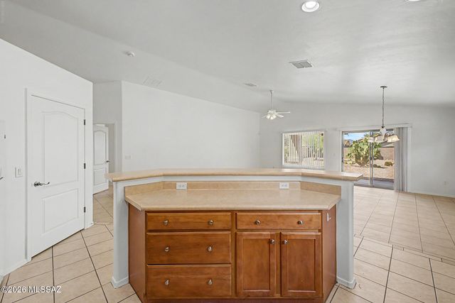 6862 W Copperwood Way, Tucson, AZ 85757