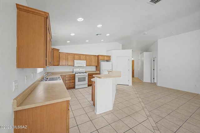 6862 W Copperwood Way, Tucson, AZ 85757