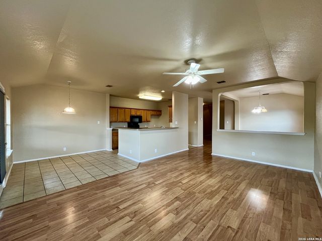 8907 Wolff Vista, Converse, TX 78109