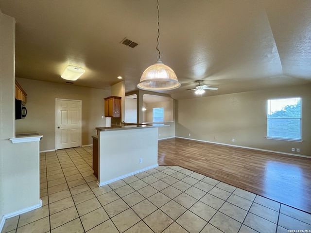 8907 Wolff Vista, Converse, TX 78109