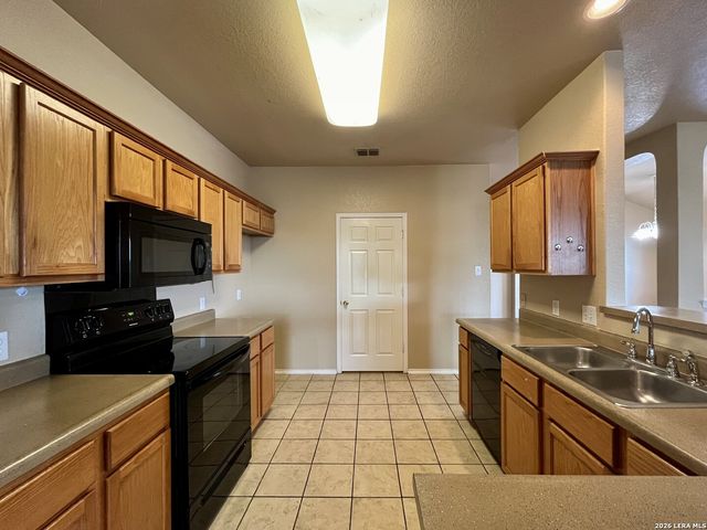 8907 Wolff Vista, Converse, TX 78109