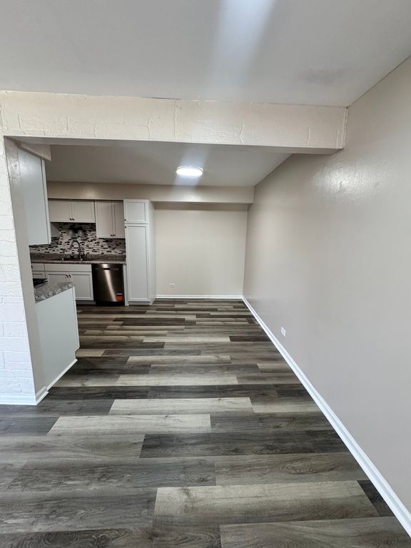 1303 Kingsbury Drive B, Hanover Park, IL 60133 — photo 3