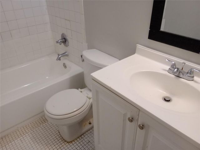 1225 KENNEDY ROAD 01, Daytona Beach, FL 32117