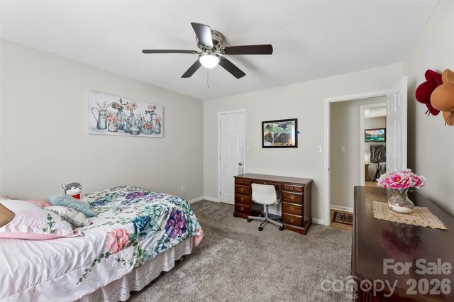 708 Peregrine Court, Gastonia, NC 28056