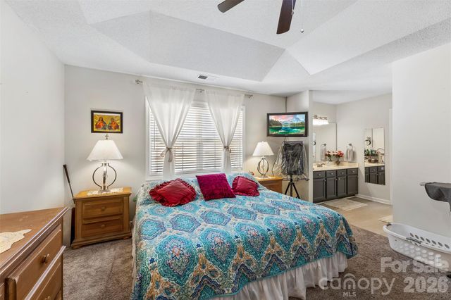 708 Peregrine Court, Gastonia, NC 28056