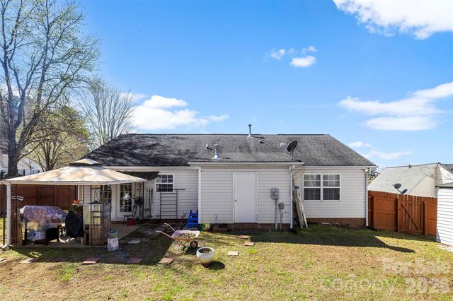 708 Peregrine Court, Gastonia, NC 28056