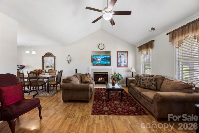 708 Peregrine Court, Gastonia, NC 28056