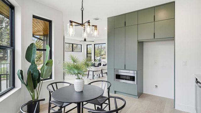 300 Lightsey RD 2, Austin, TX 78704