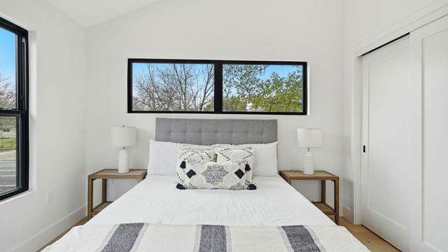 300 Lightsey RD 2, Austin, TX 78704