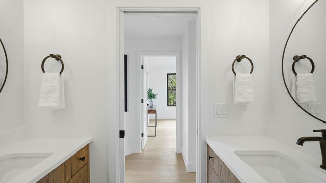 300 Lightsey RD 2, Austin, TX 78704