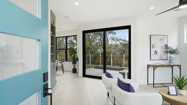 300 Lightsey RD 2, Austin, TX 78704