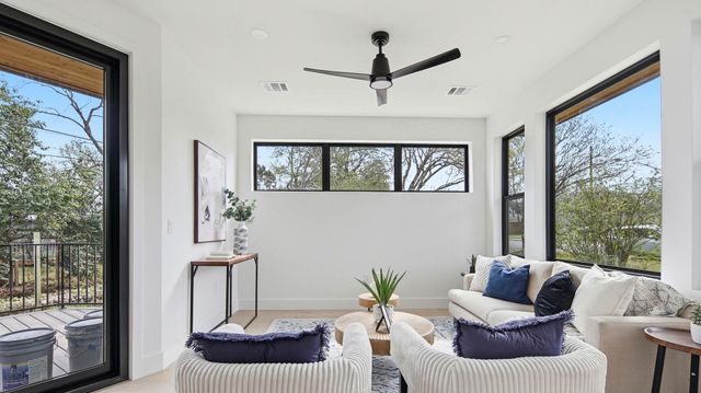 300 Lightsey RD 2, Austin, TX 78704