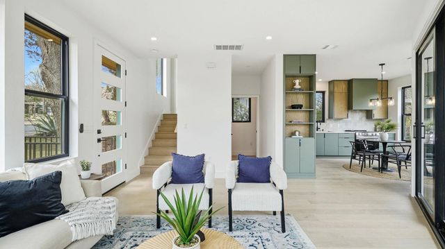 300 Lightsey RD 2, Austin, TX 78704