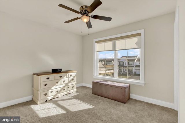 3828 COUNTRY DR, Dover, PA 17315