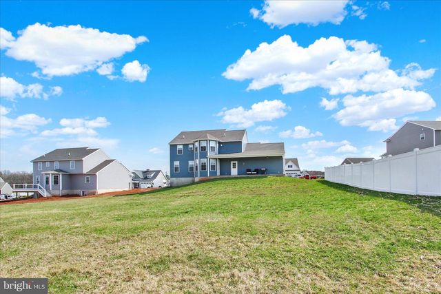 3828 COUNTRY DR, Dover, PA 17315