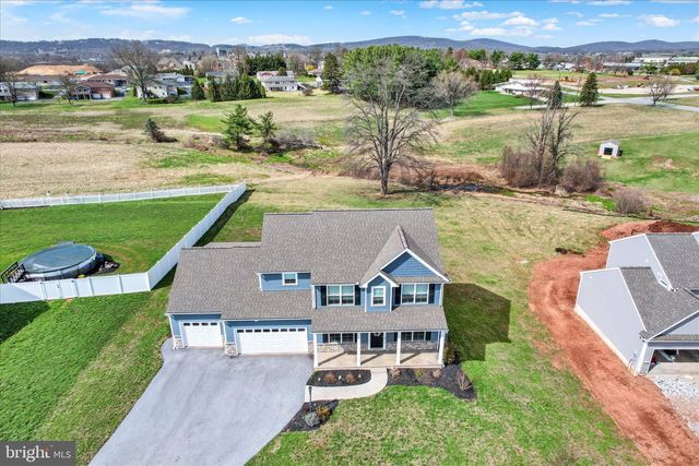 3828 COUNTRY DR, Dover, PA 17315