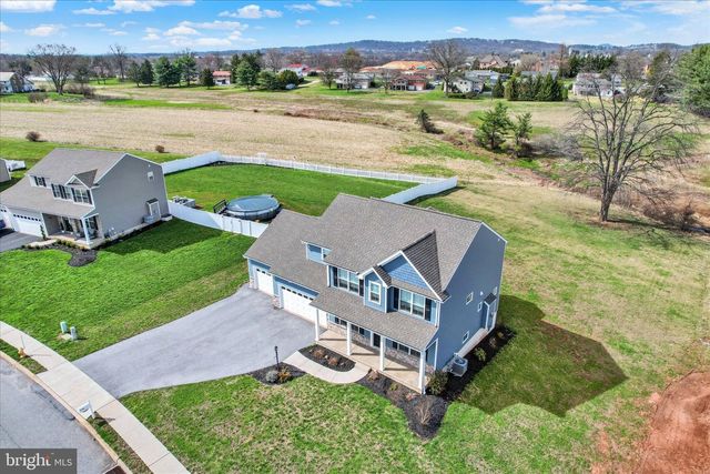 3828 COUNTRY DR, Dover, PA 17315