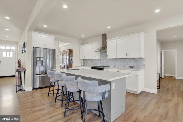 3828 COUNTRY DR, Dover, PA 17315