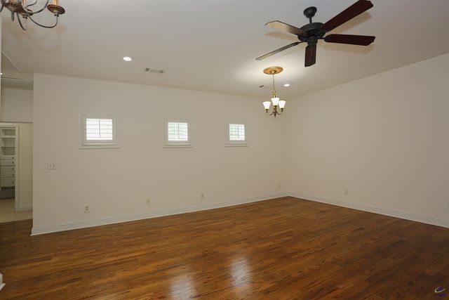 859 Tufthunter, Macon, GA 31210