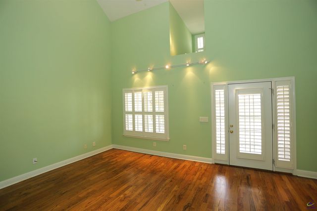 859 Tufthunter, Macon, GA 31210