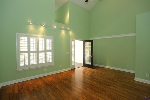 859 Tufthunter, Macon, GA 31210