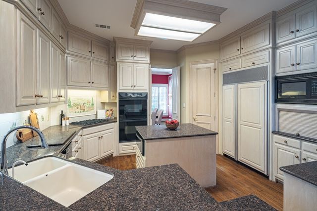 7708 Glenshannon Circle, Dallas, TX 75225