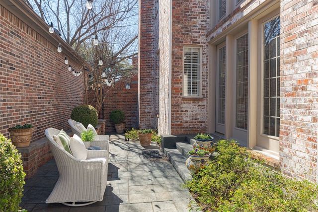 7708 Glenshannon Circle, Dallas, TX 75225