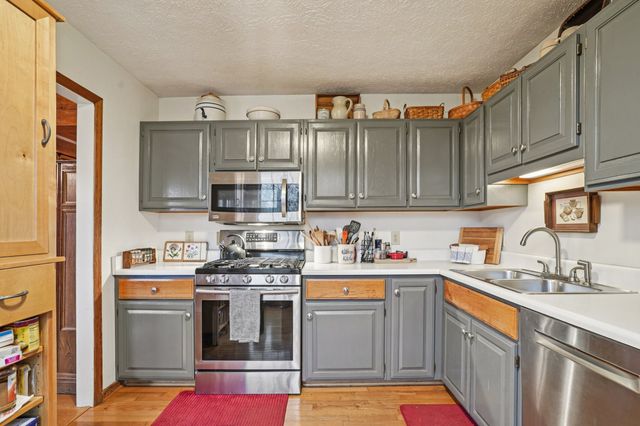 747 Lone Oak Dr, Pegram, TN 37143