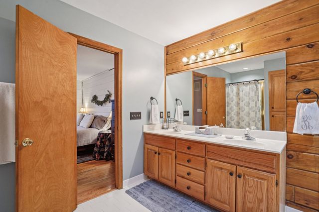 747 Lone Oak Dr, Pegram, TN 37143