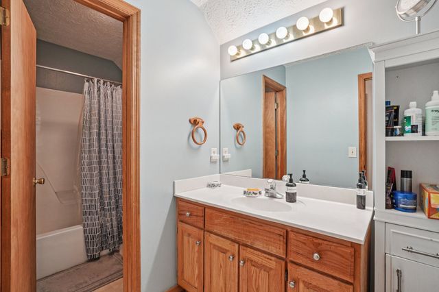 747 Lone Oak Dr, Pegram, TN 37143