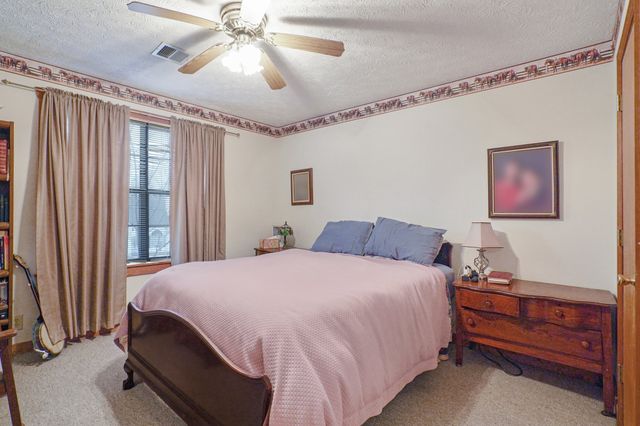 747 Lone Oak Dr, Pegram, TN 37143