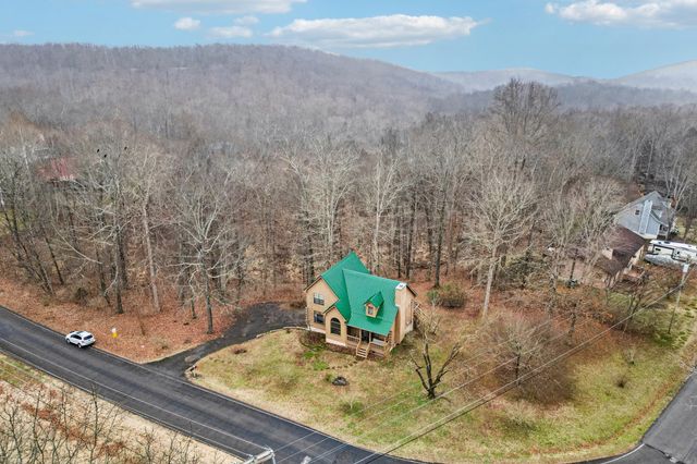 747 Lone Oak Dr, Pegram, TN 37143