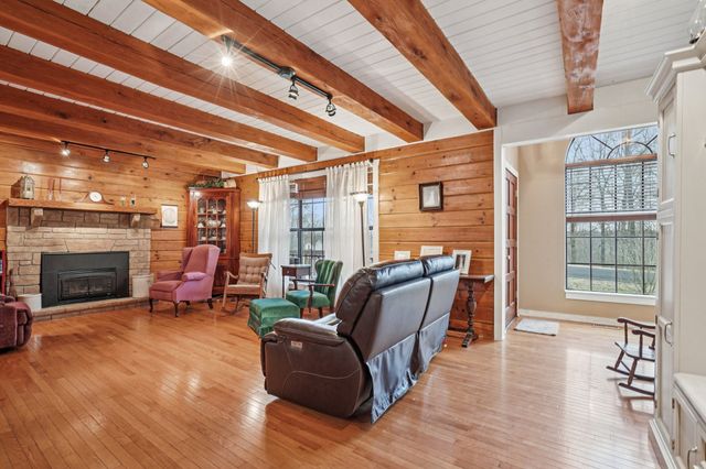 747 Lone Oak Dr, Pegram, TN 37143