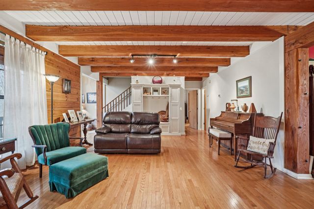 747 Lone Oak Dr, Pegram, TN 37143