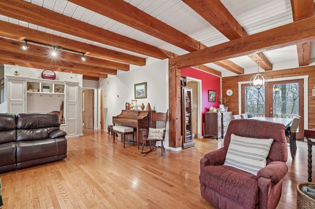 747 Lone Oak Dr, Pegram, TN 37143