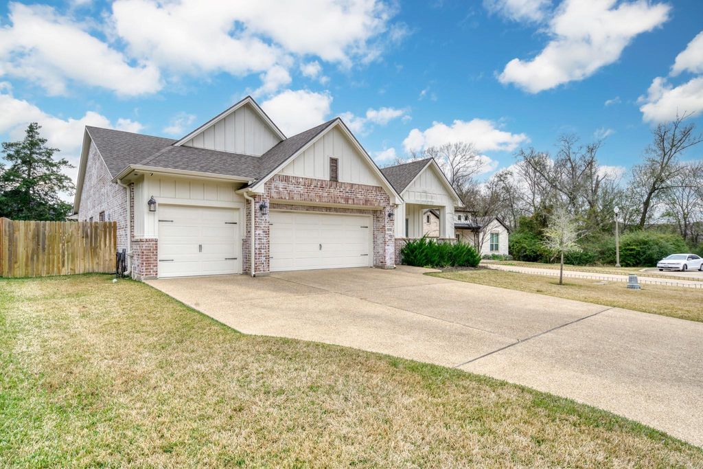3509 Wildwood Court, Bryan, TX 77808