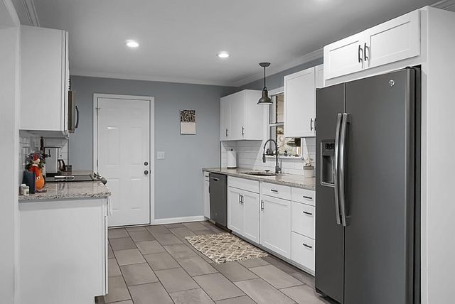 1256 Hillside Drive, Hanahan, SC 29410