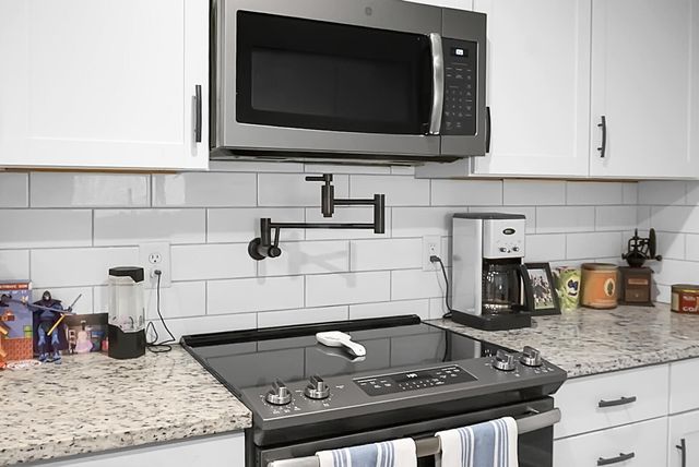 1256 Hillside Drive, Hanahan, SC 29410