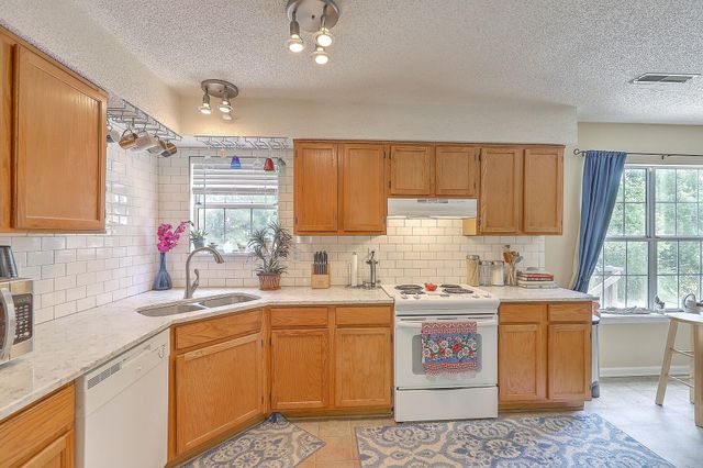 2318 N England Court, Charleston, SC 29414